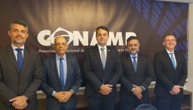 CONAMP recebe visita institucional de representantes da Universal e da Record